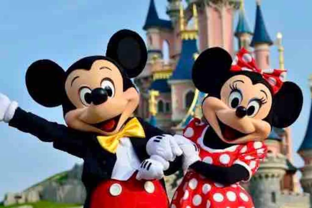 Le Regence, Terrasse, Serris Disney Bagian luar foto