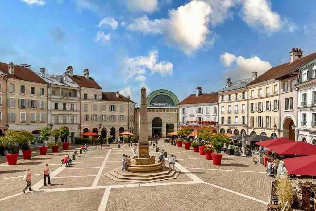 Le Regence, Terrasse, Serris Disney Bagian luar foto