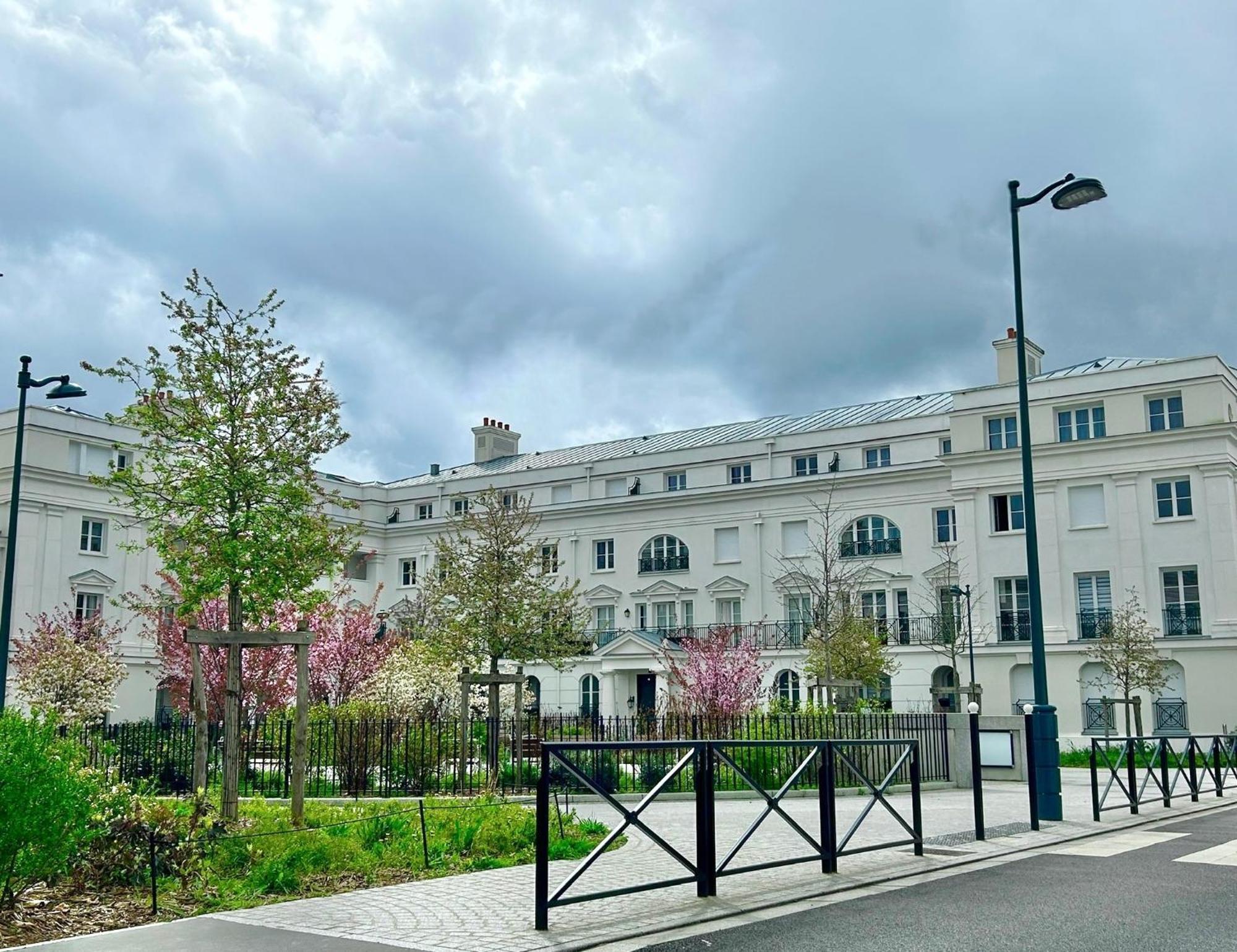 Le Regence, Terrasse, Serris Disney Bagian luar foto