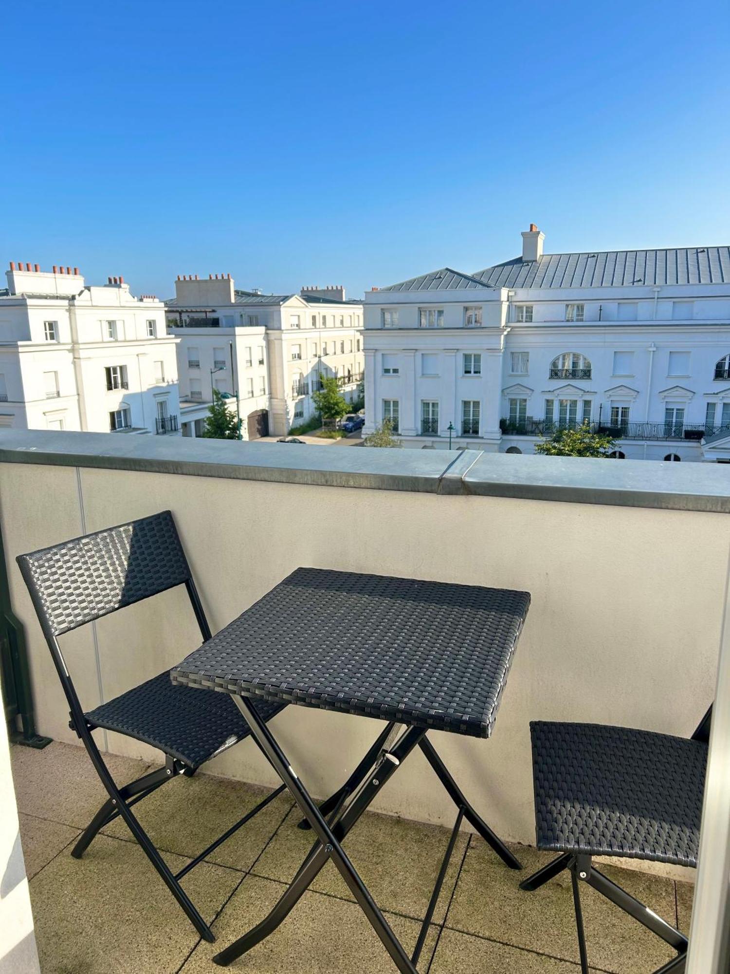 Le Regence, Terrasse, Serris Disney Bagian luar foto